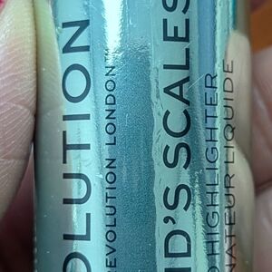 Revolution Liquid Highlighter - Metallic Blue